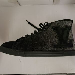 Authentic Womens Louis Vuitton Sneakers